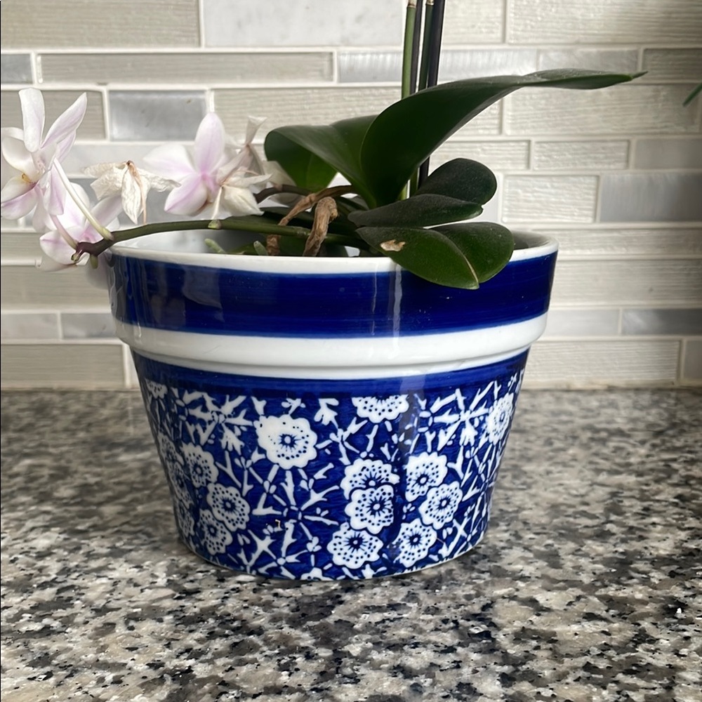 Blue Floral Ceramic Planter 😍 - Picture 5 of 9